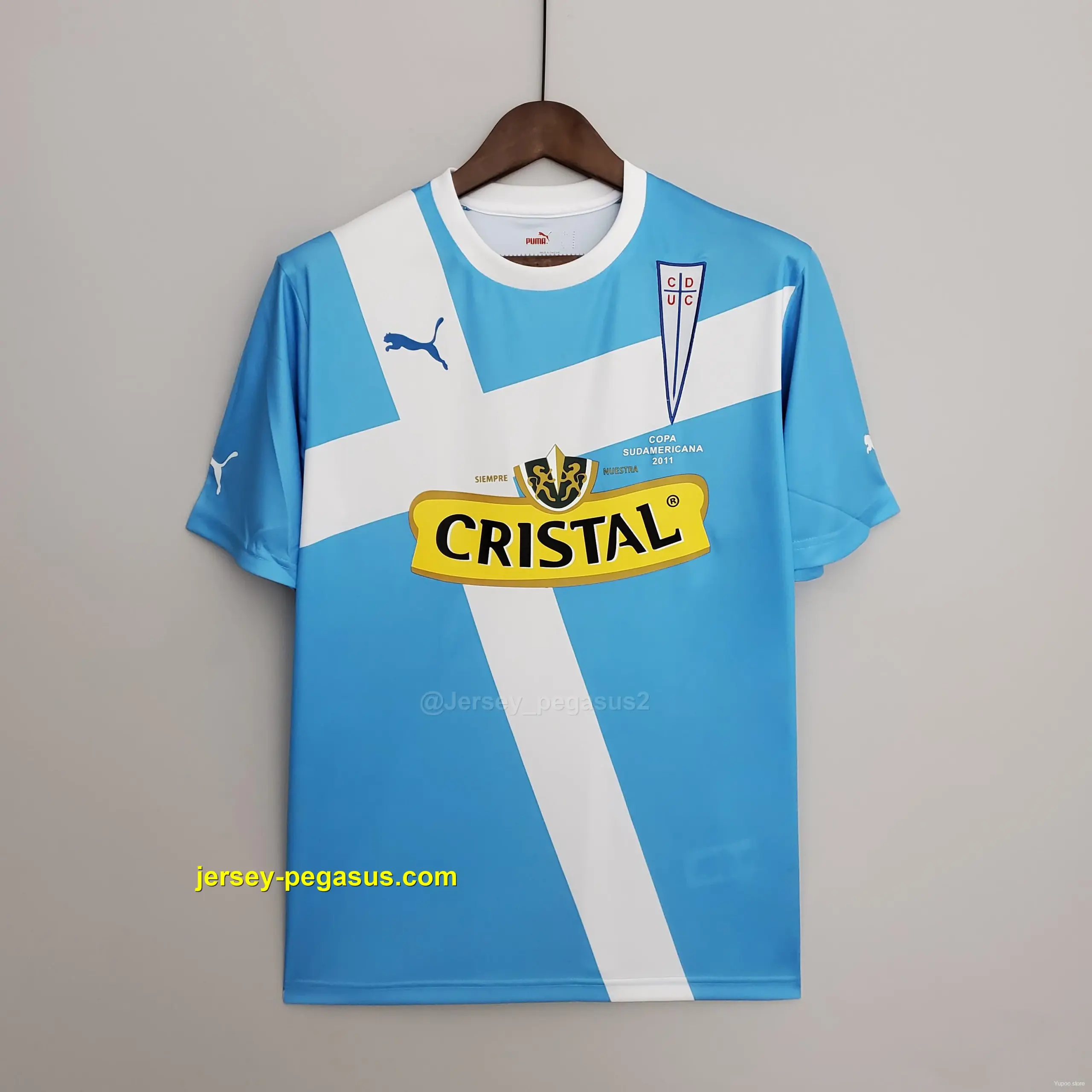 Retro 2011 Club Deportivo Universidad Católica Commemorative Soccer Jersey Retro 2011 Club Deportivo Universidad Católica Commemorative Soccer Jersey