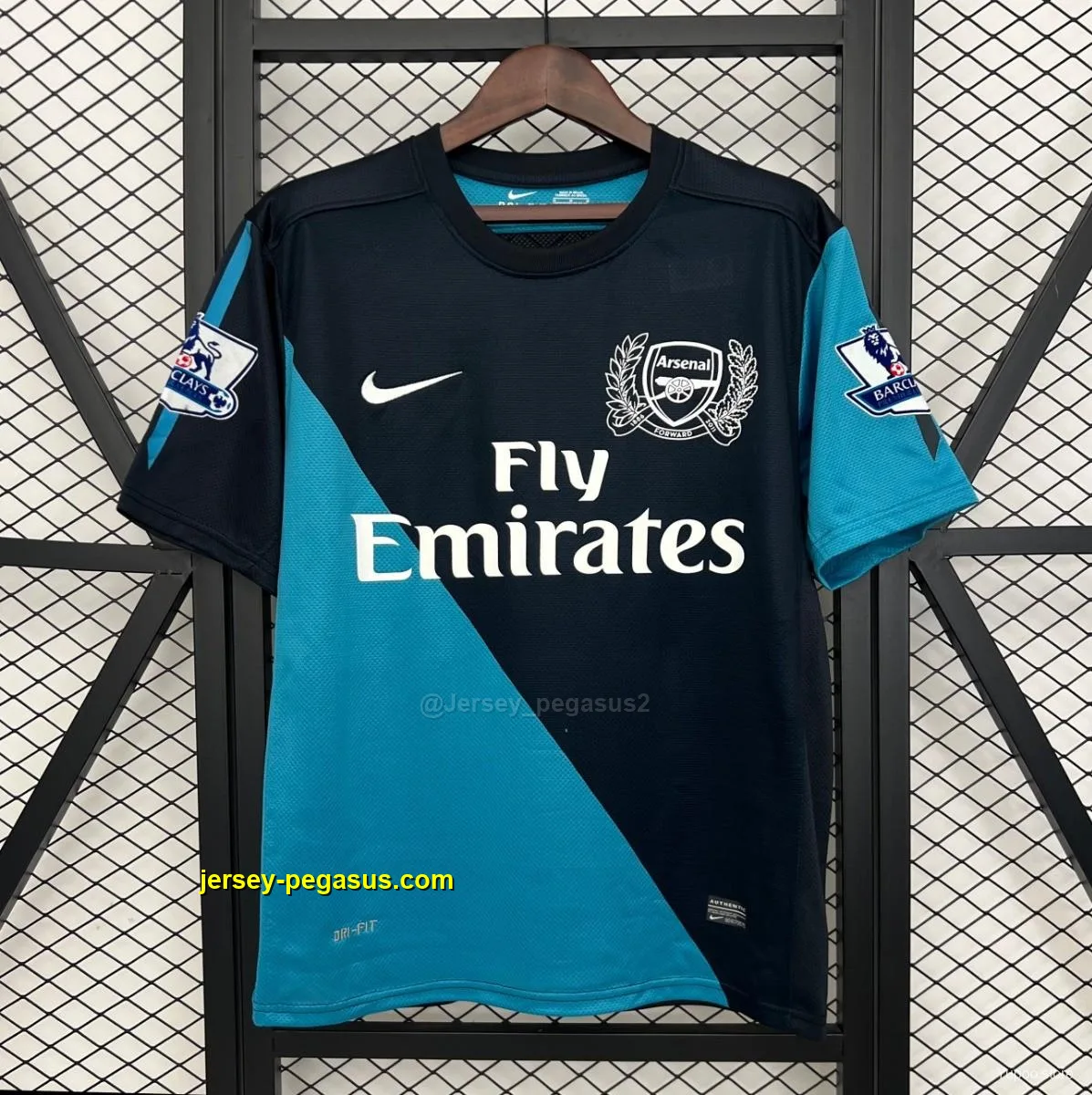 Retro Arsenal Away Jersey Retro Arsenal Away Jersey