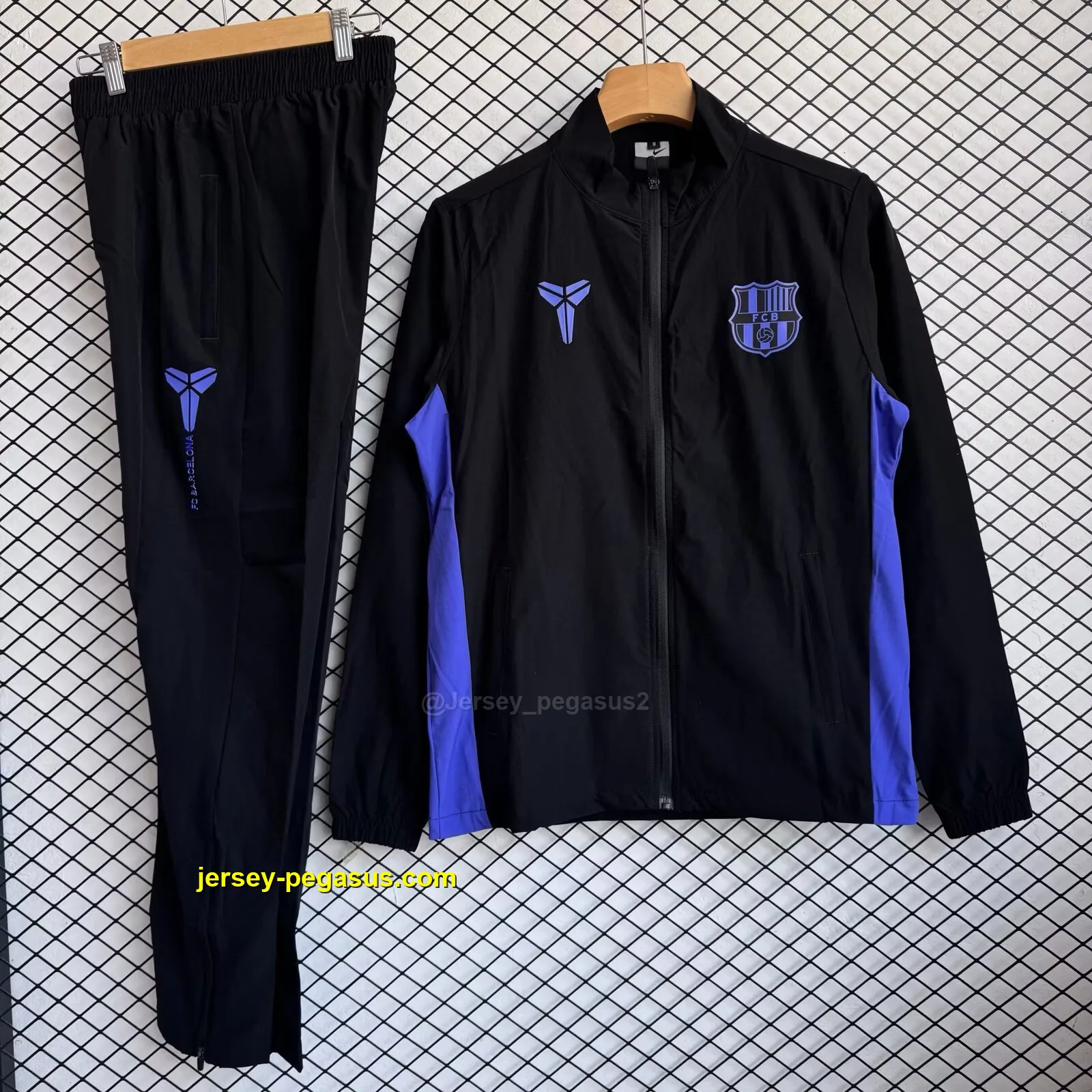 B- black windbreaker jacket+pants B- black windbreaker jacket+pants