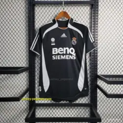 Retro Real Madrid Two Guest