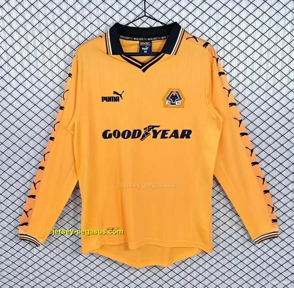 Retro Wolverhampton Wanderers Home Long Sleeve Jersey