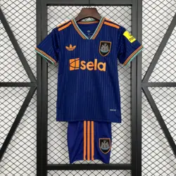 Kids Newcastle United third away