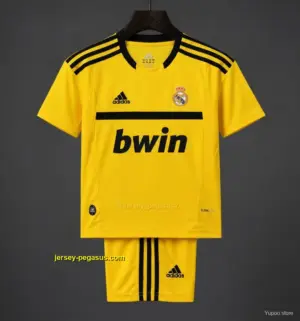 Retro Kids Real Madrid Yellow Goalkeeper Jersey
