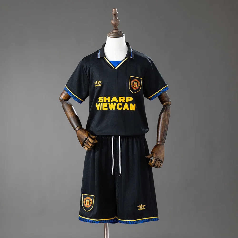 M-U Away Retro Kids Kit Jersey M-U Away Retro Kids Kit Jersey