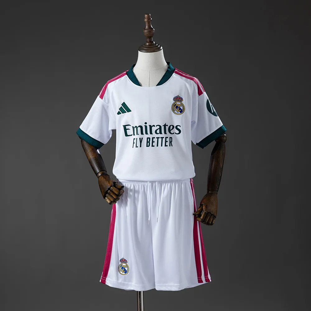 Real Madrid Home Kids Kit Real Madrid Home Kids Kit