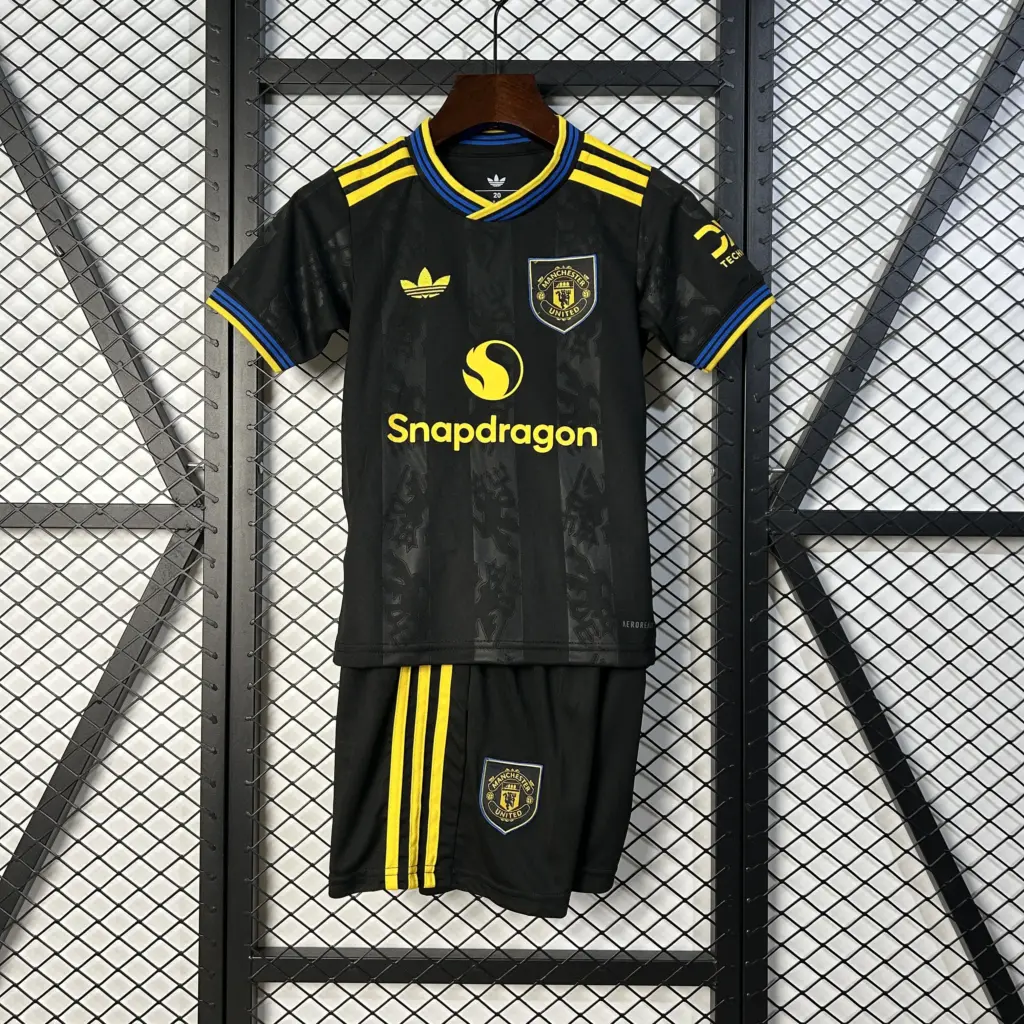 kids M-U third away
