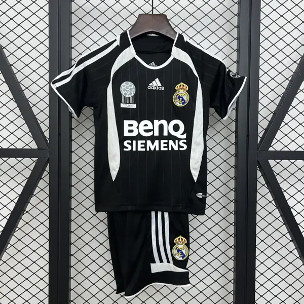 kids Real Madrid away