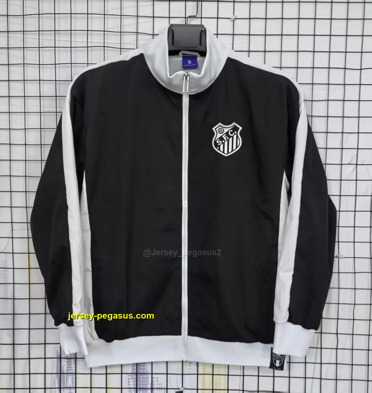 Santos black and white windbreaker jacket Santos black and white windbreaker jacket