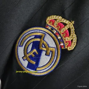 Retro Real Madrid Two Guest