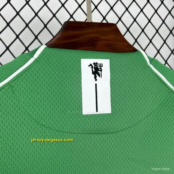 20 Manchester United Green Goalkeeper Long Sleeves Retro Jersey
