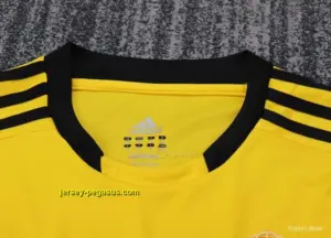 Retro Kids Real Madrid Yellow Goalkeeper Jersey