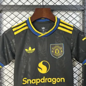 kids M-U third away