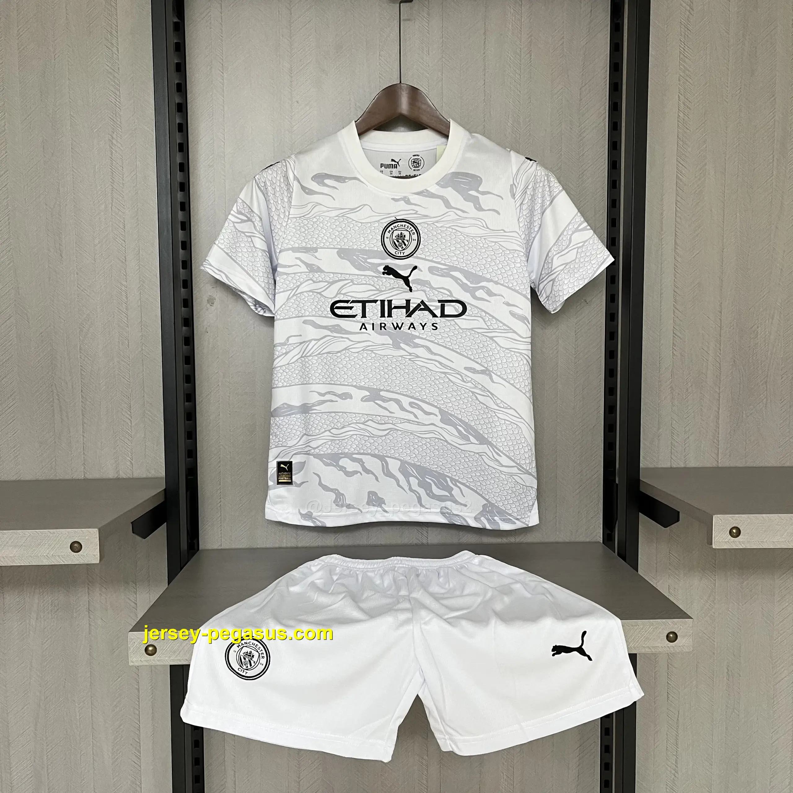 Children's clothing 2024-25 Manchester City special edition off-white Children's clothing 2024-25 Manchester City special edition off-white