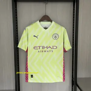 Manchester City goalkeeper fluorescent green