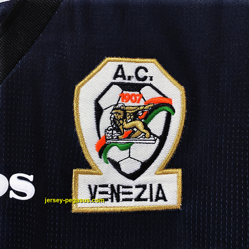 Retro 1998 Venice home