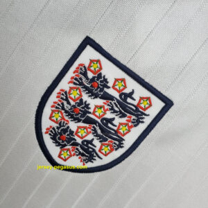 Retro England home