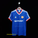 Retro M-u third away