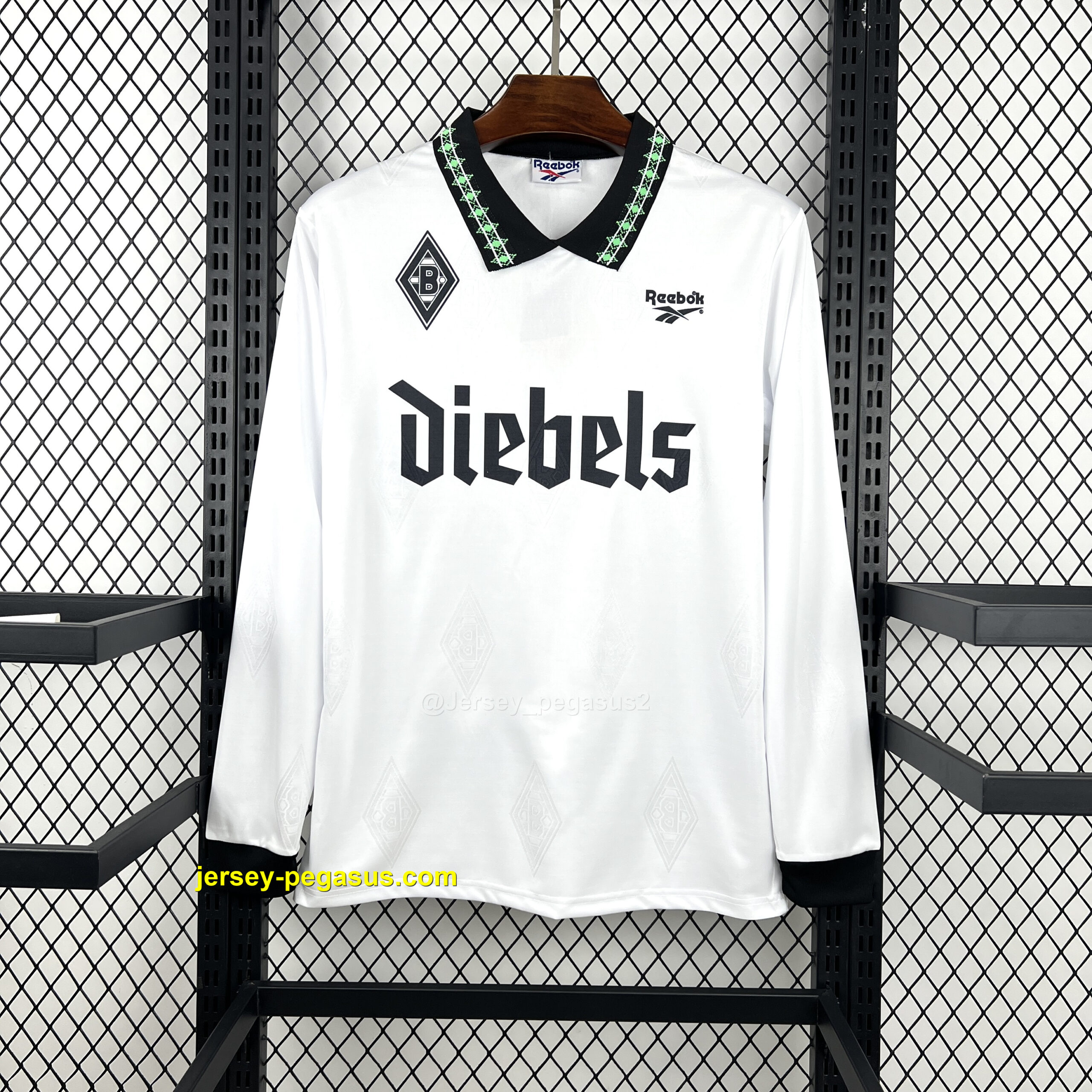 Retro SV Werder Bremen 1995-96 Home Long Sleeve Jersey Retro SV Werder Bremen 1995-96 Home Long Sleeve Jersey
