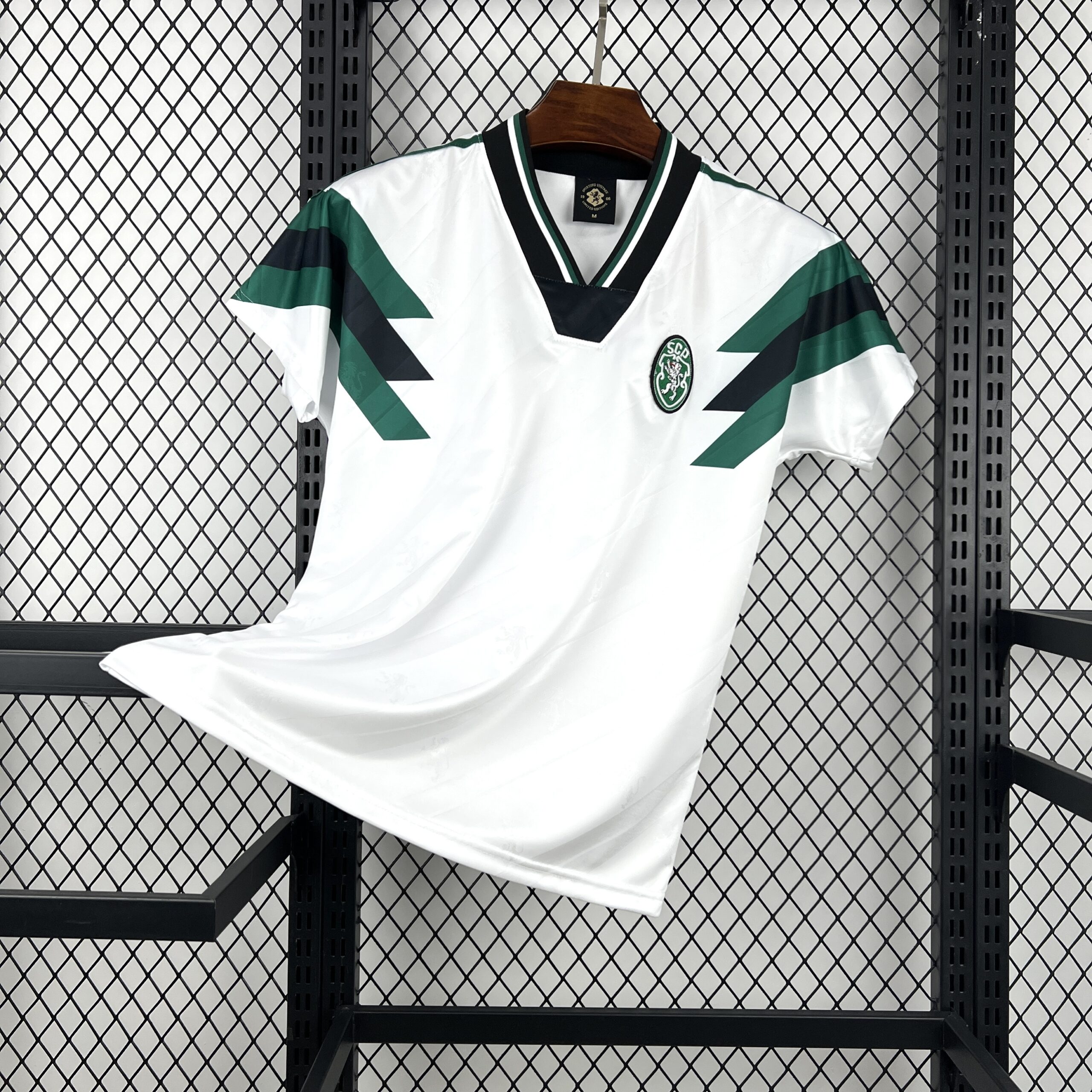Sporting CP 2025-26 Special Retro Jersey Small Sporting CP 2025-26 Special Retro Jersey Small