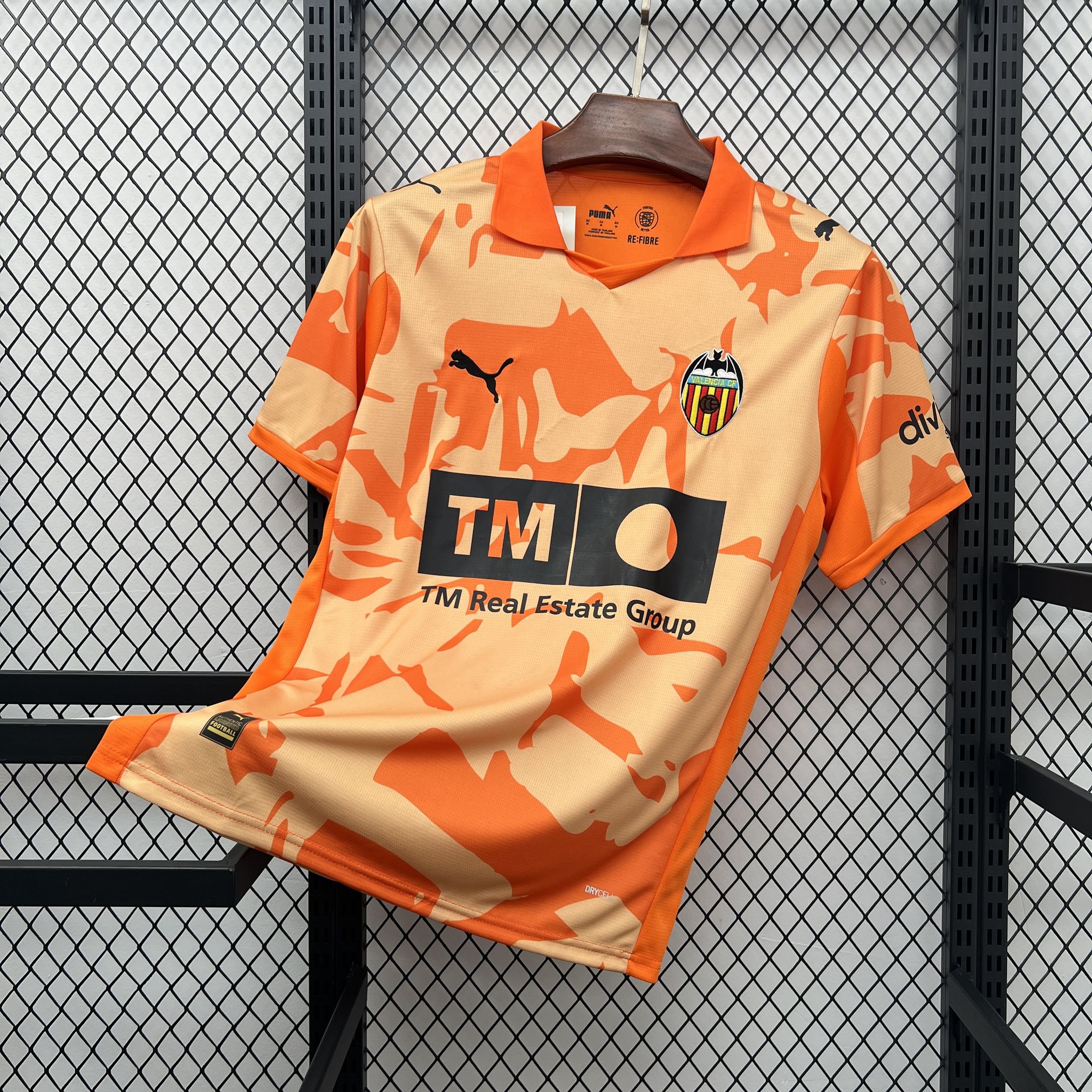 Valencia CF 2025-26 Retro Jersey Valencia CF 2025-26 Retro Jersey