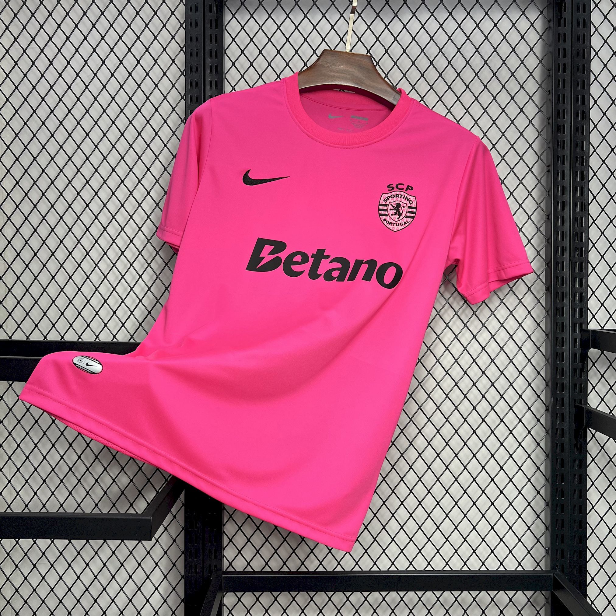 Sporting CP 2024-25 Pink October Jersey Sporting CP 2024-25 Pink October Jersey