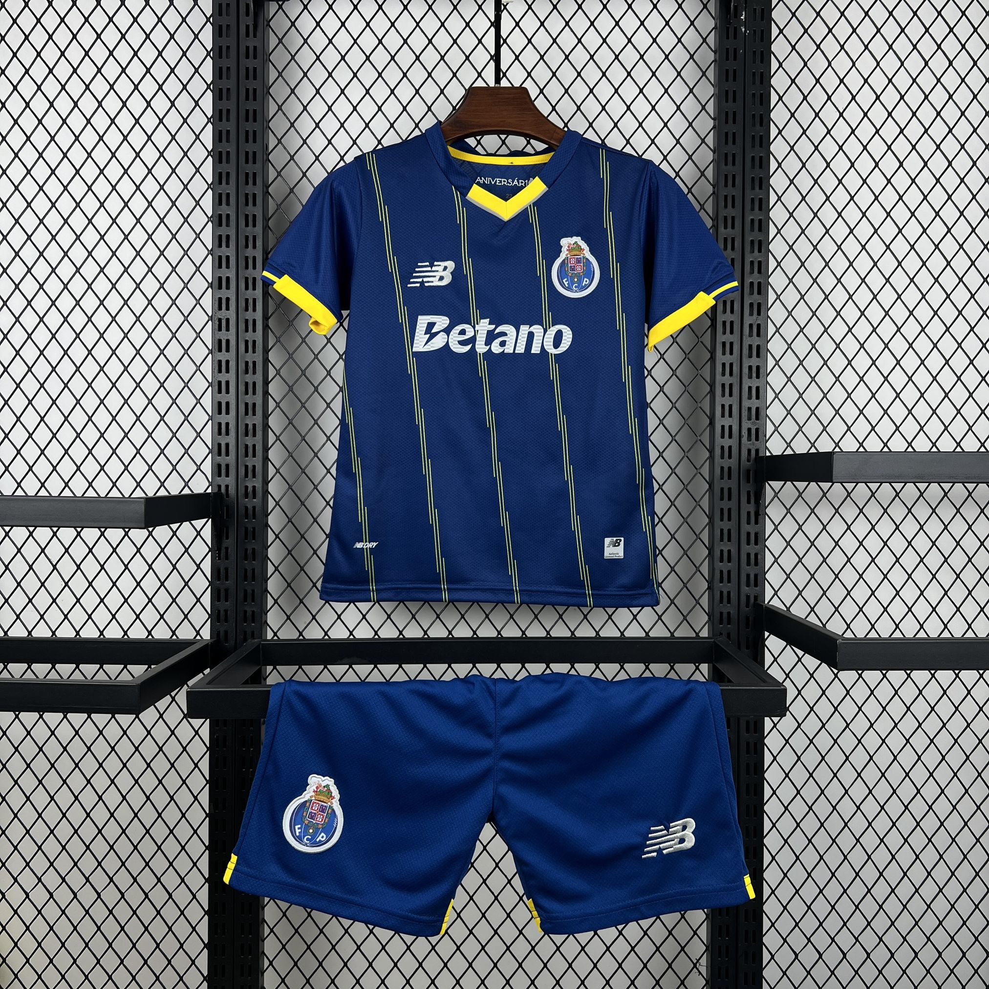 Kids FC Porto 2025-26 Fourth Kit Kids FC Porto 2025-26 Fourth Kit