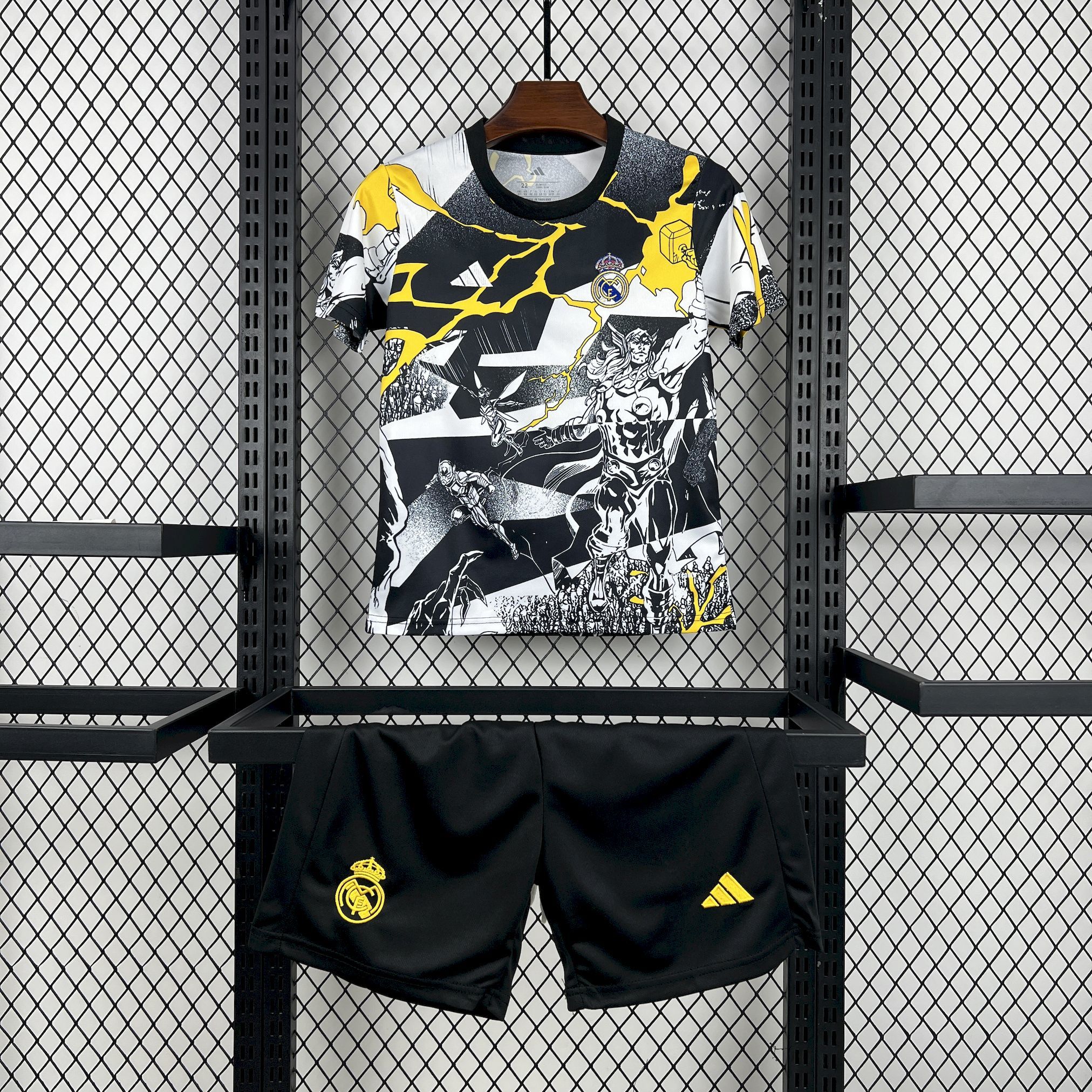Kids Real Madrid 2025-26 Pre-Match Kit Kids Real Madrid 2025-26 Pre-Match Kit