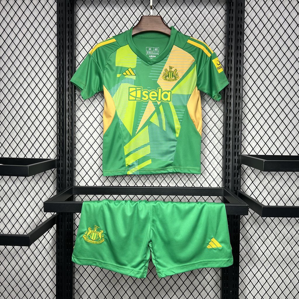 Newcastle United 2024-25 Goalkeeper Kids Kit Newcastle United 2024-25 Goalkeeper Kids Kit