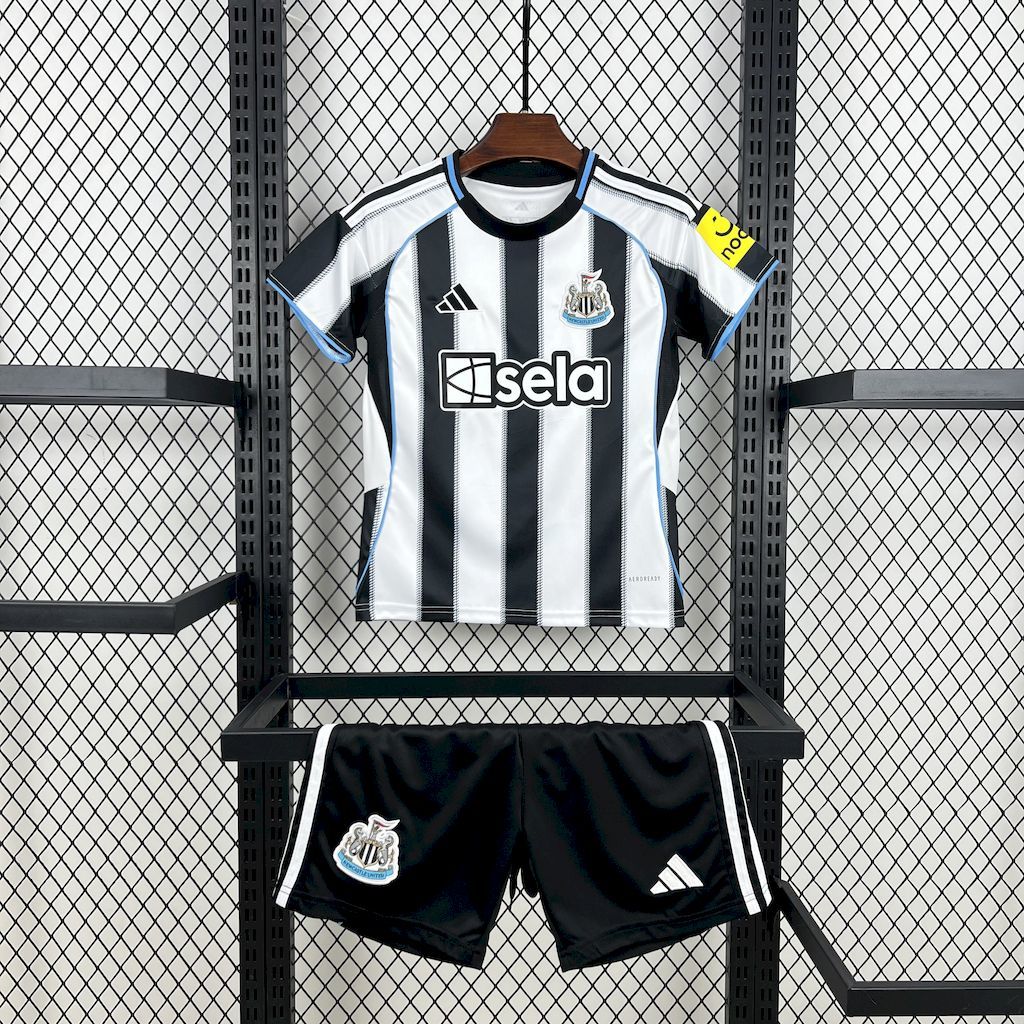 Newcastle United 2025-26 Home Kids Kit Newcastle United 2025-26 Home Kids Kit