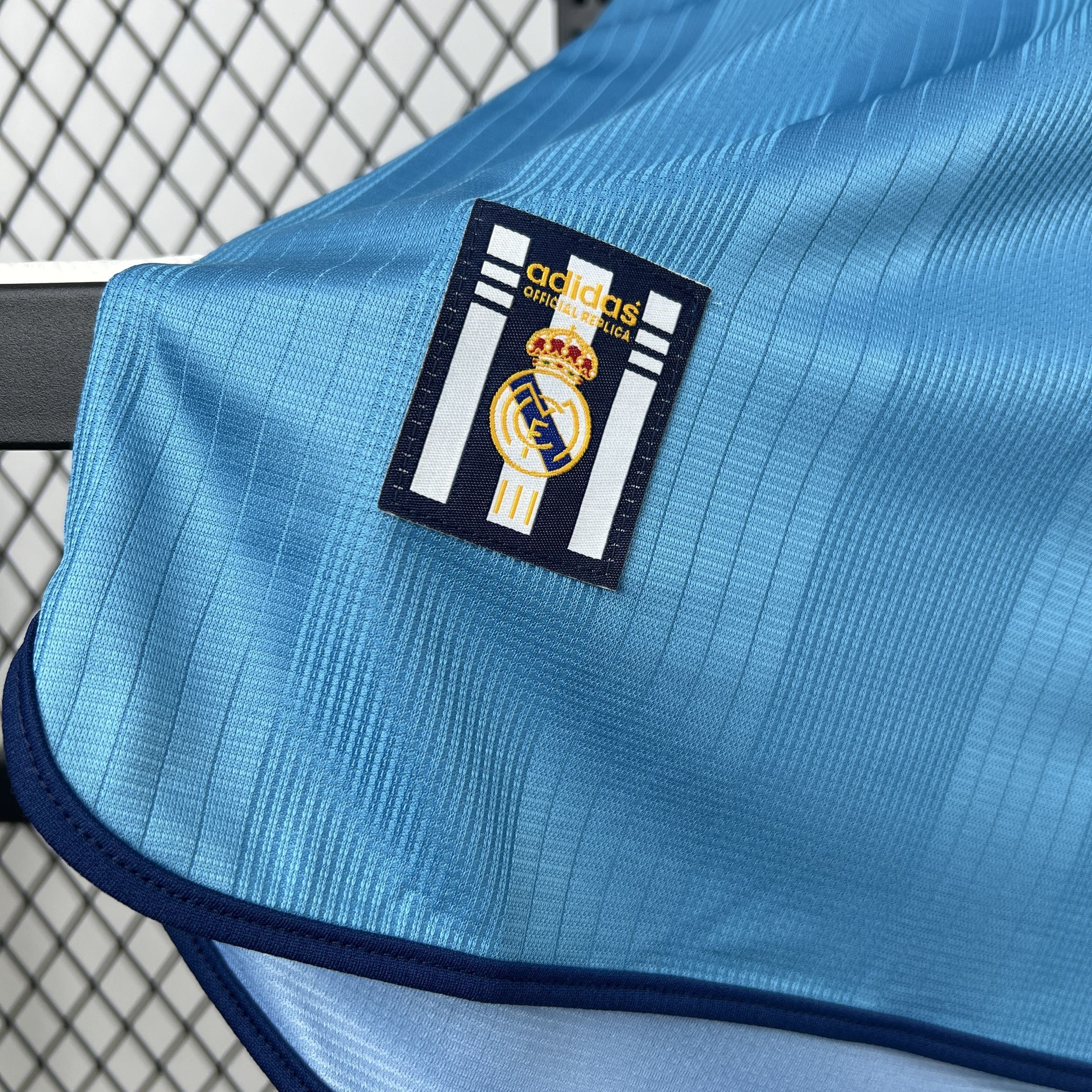 Retro Real Madrid 1999-00 Third Long Sleeve Jersey Retro Real Madrid 1999-00 Third Long Sleeve Jersey