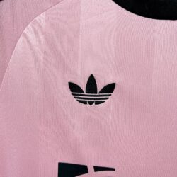 Newcastle United 2025-26 Goalkeeper Jersey