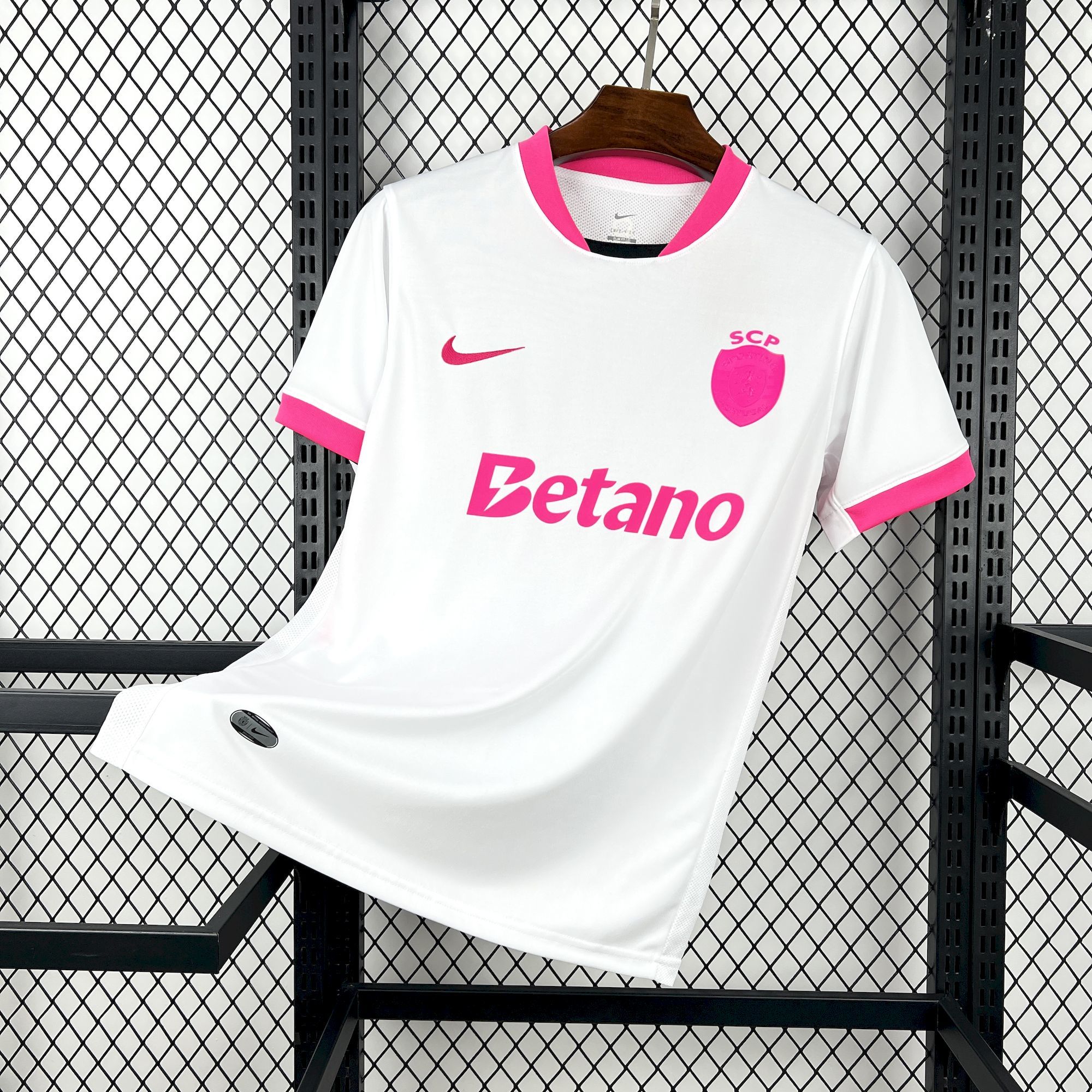 Sporting CP 2025-26 Pink October Jersey Sporting CP 2025-26 Pink October Jersey