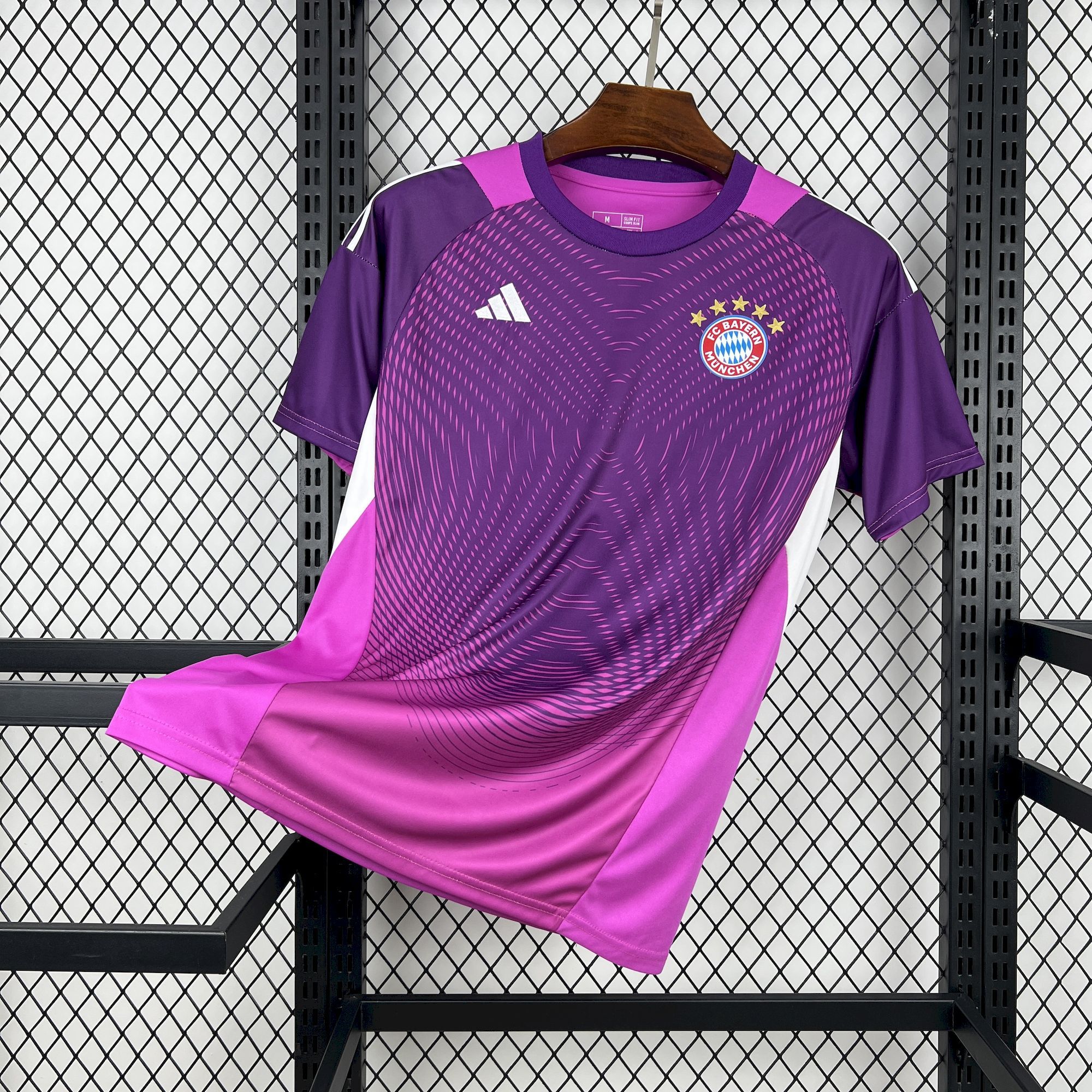 Bayern Munich 2025-26 Goalkeeper Jersey Bayern Munich 2025-26 Goalkeeper Jersey