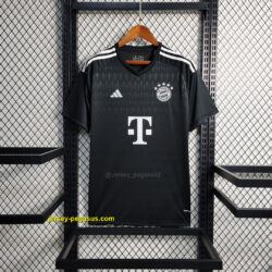 Bayern black goalkeeper