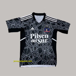 Colo-Colo black goalkeeper