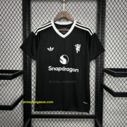 Manchester United Black Goalkeeper Kit