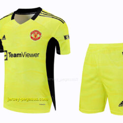Manchester United green goalkeeper