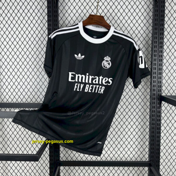 Real Madrid Black Goalkeeper Shirt Football Uniform Real Madrid Black Goalkeeper Shirt Football Uniform