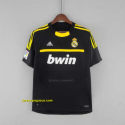 Real Madrid goalkeeper black
