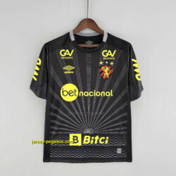 Recife sports black goalkeeper