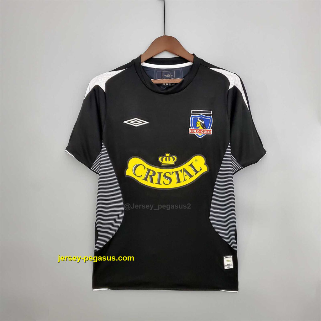 06 Colo-Colo away
