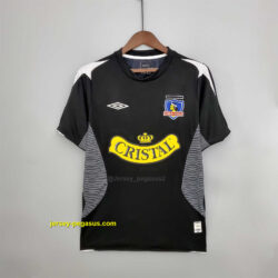 06 Colo-Colo away