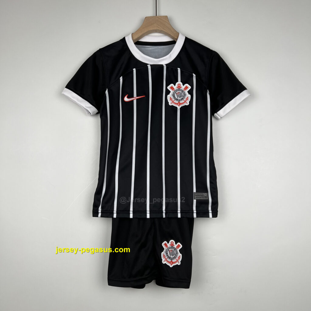 Kids Corinthians away