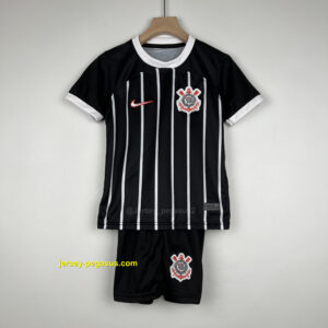 Kids Corinthians away