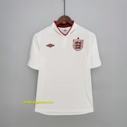 2012 England home1684421307000