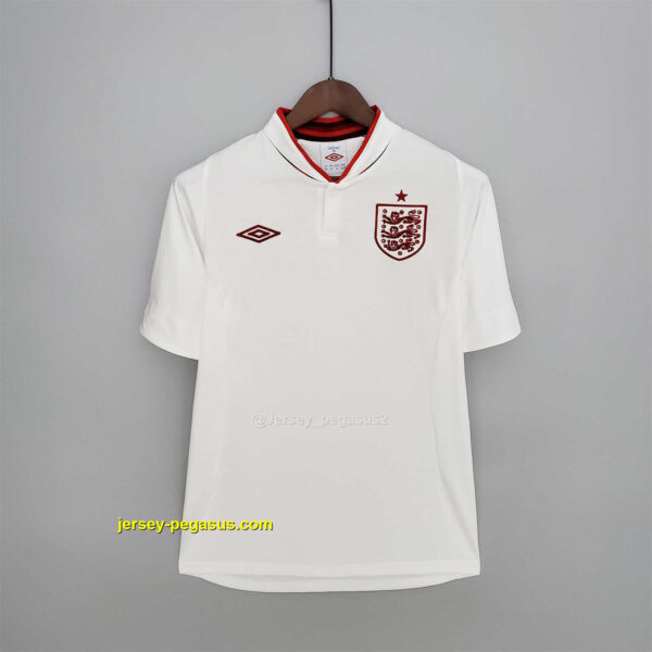 2012 England home1684421307000