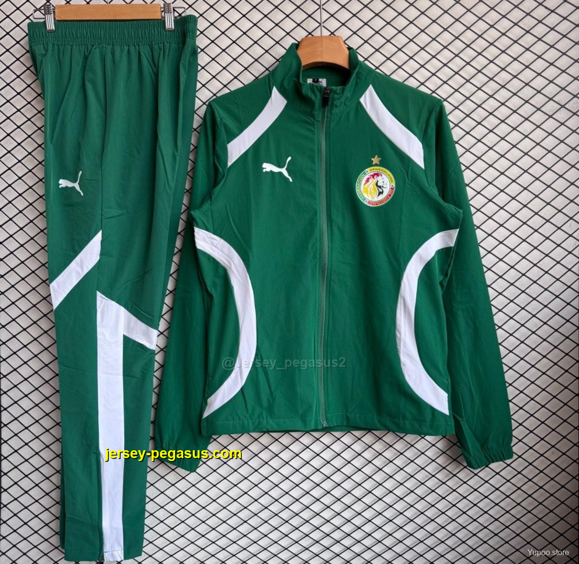Algeria Green Full Zipper Windbreaker + Long Pants Algeria Green Full Zipper Windbreaker + Long Pants