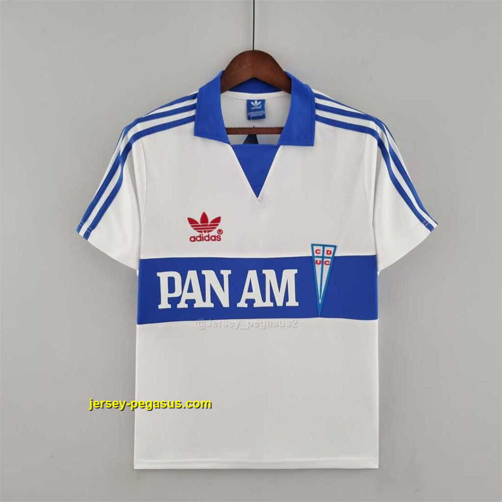 87 La Católica home