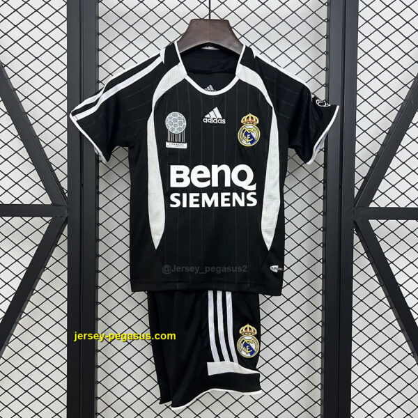 Real Madrid Away Retro Kid Kits Vintage Youth Apparels Real Madrid Away Retro Kid Kits Vintage Youth Apparels