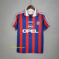 Bayern Munich home red blue